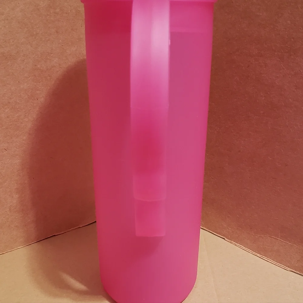Tupperware Slim Pitcher - Picture 2 of 3